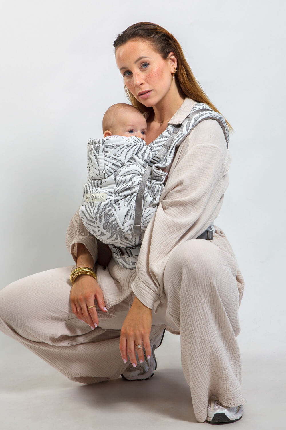 Porte bébé Hoodie Carrier 2 Tropical Snow - LOVE RADIUS